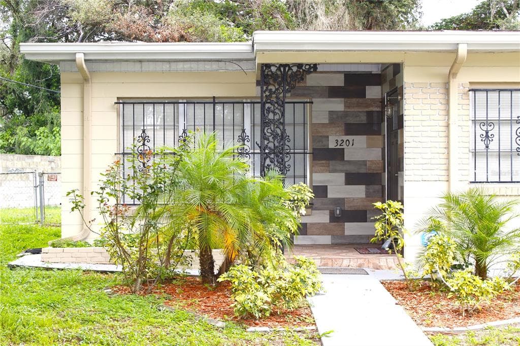 3201 RIVER GROVE DRIVE TAMPA, FL 33610