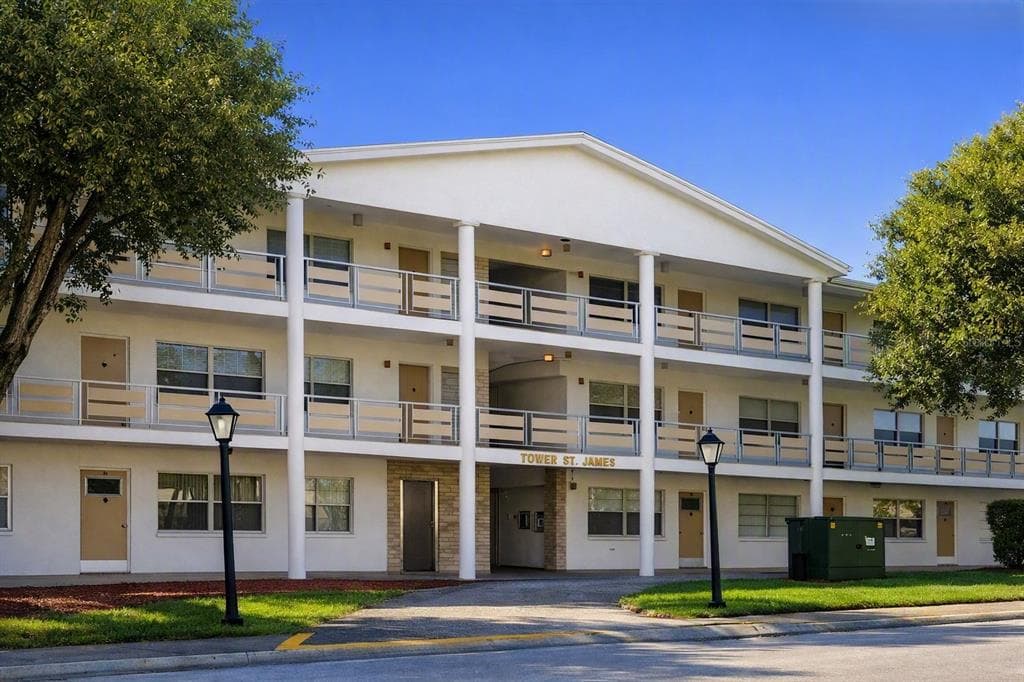 911 WASHINGTON AVENUE UNIT 209 LARGO, FL 33770