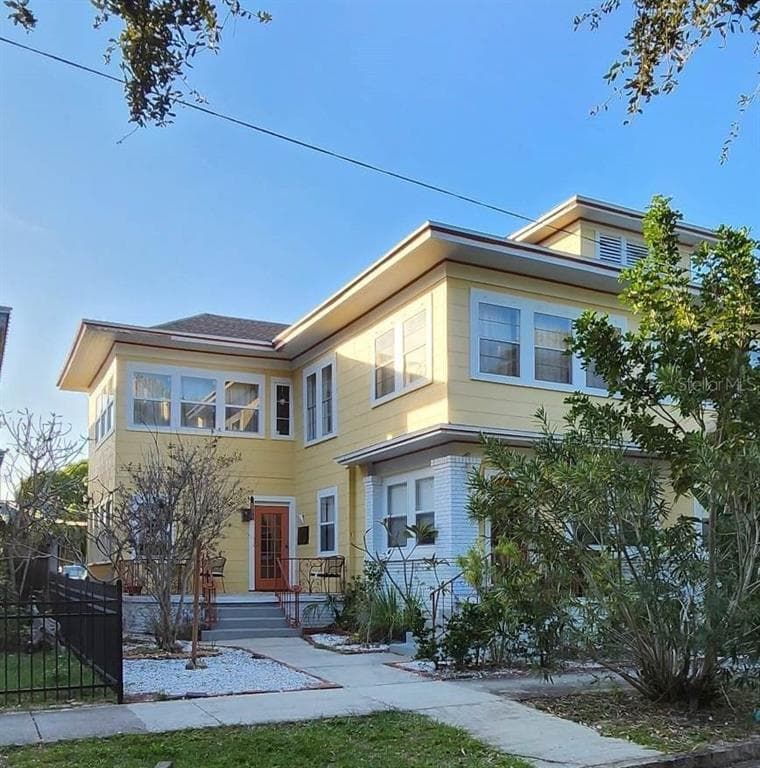 628 5TH STREET N UNIT 4 ST PETERSBURG, FL 33701