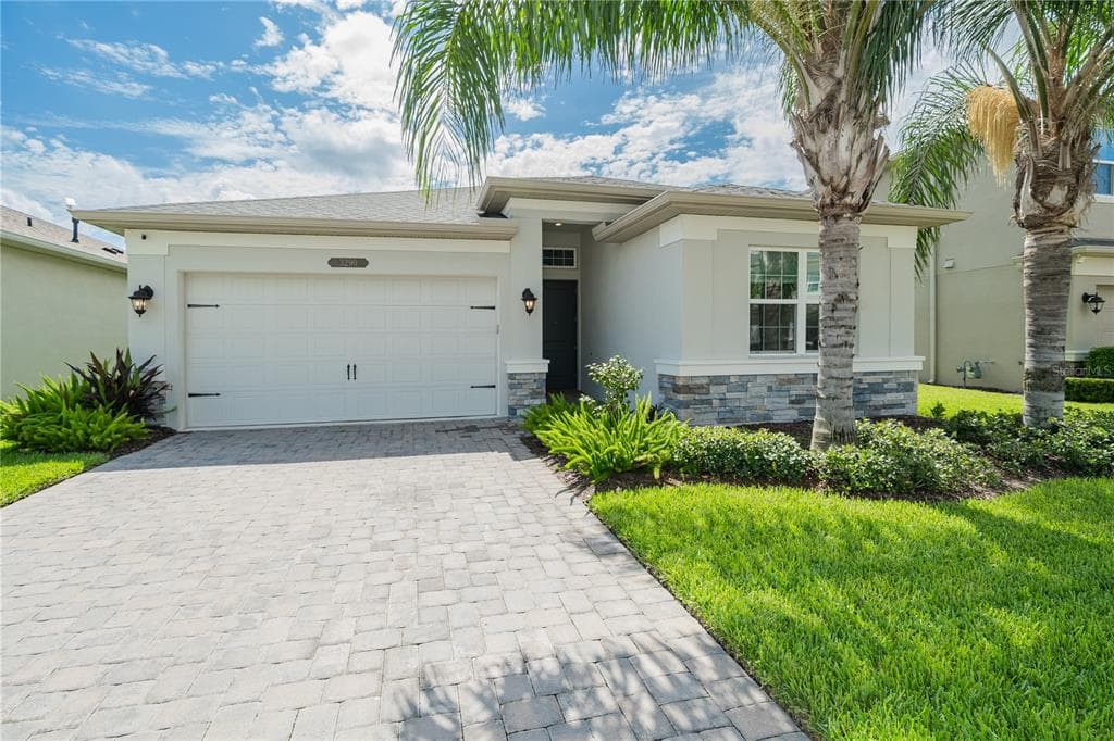 3290 GREAT BANYAN WAY WESLEY CHAPEL, FL 33543
