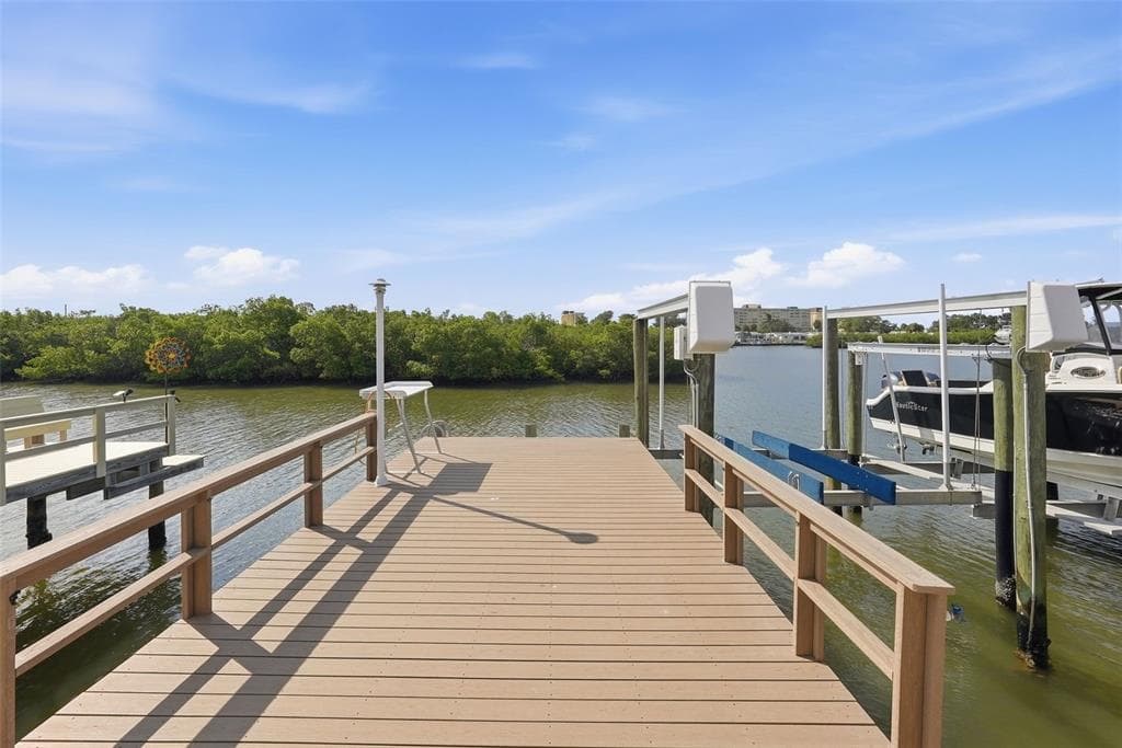 280 BOCA CIEGA POINT BOULEVARD S ST PETERSBURG, FL 33708