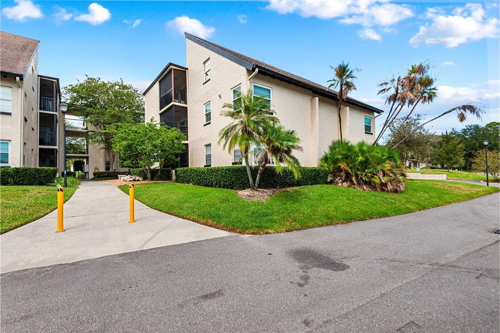 2025 SYLVESTER ROAD UNIT N101 LAKELAND, FL 33803