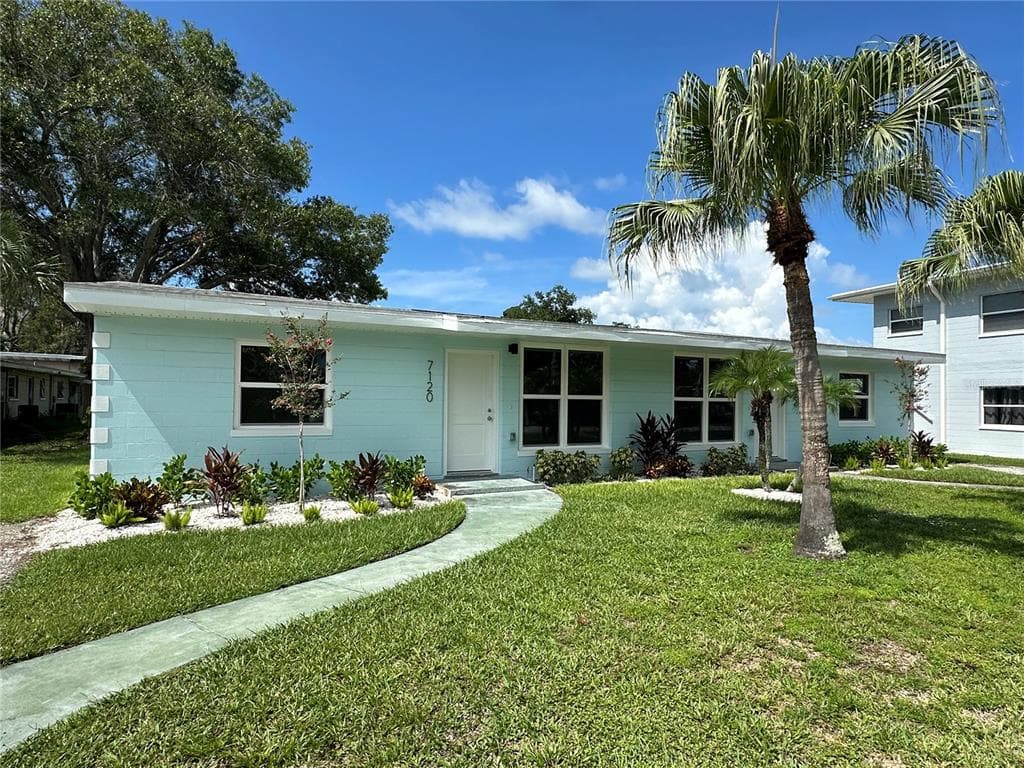 7120 GREVILLA AVENUE S SOUTH PASADENA, FL 33707