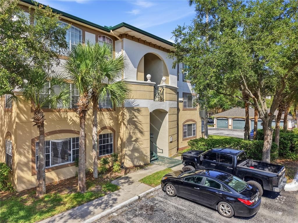 17101 CARRINGTON PARK DRIVE UNIT 424 TAMPA, FL 33647