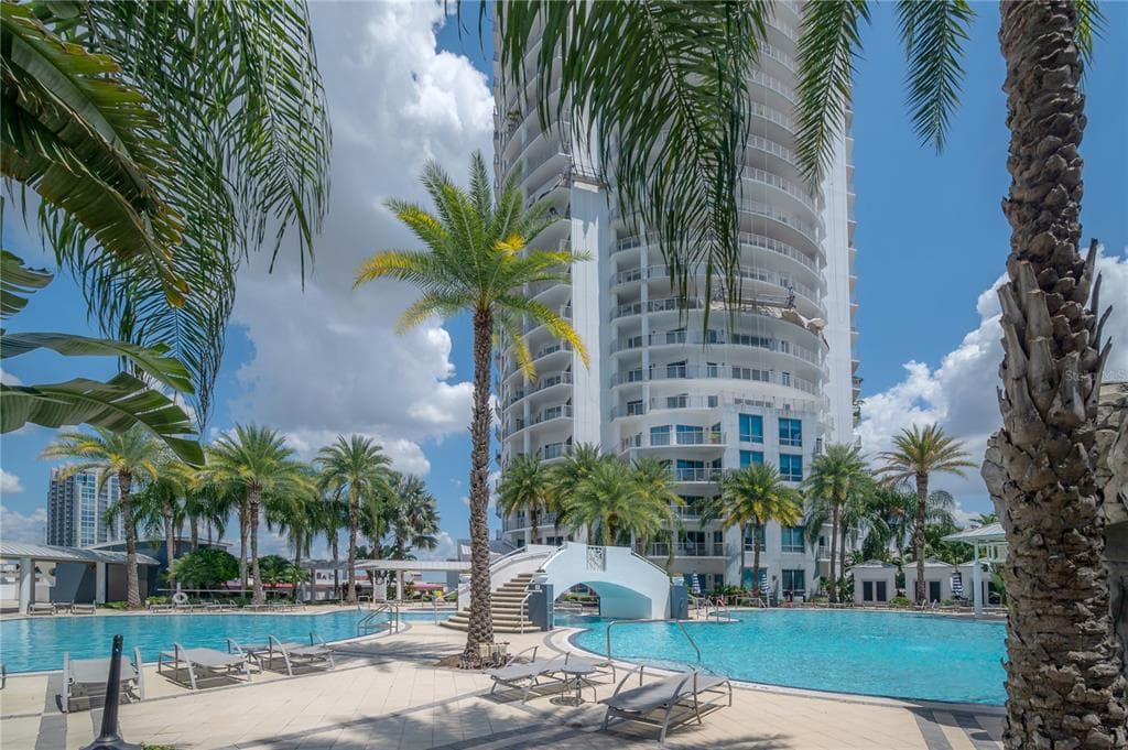 1209 E CUMBERLAND AVENUE UNIT 2702 TAMPA, FL 33602