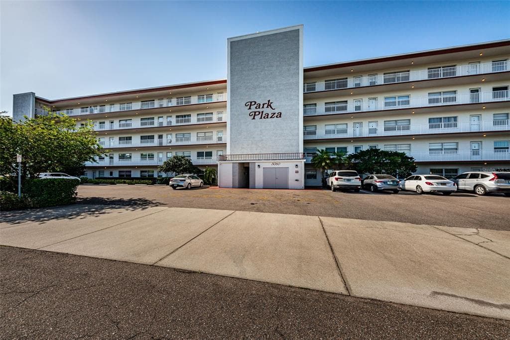 5060 76TH AVENUE N UNIT 401 PINELLAS PARK, FL 33781