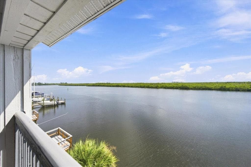 817 B BAHIA DEL SOL DRIVE UNIT 40 RUSKIN, FL 33570