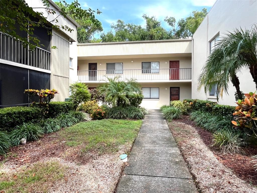 3300 FOX CHASE CIRCLE N UNIT 219