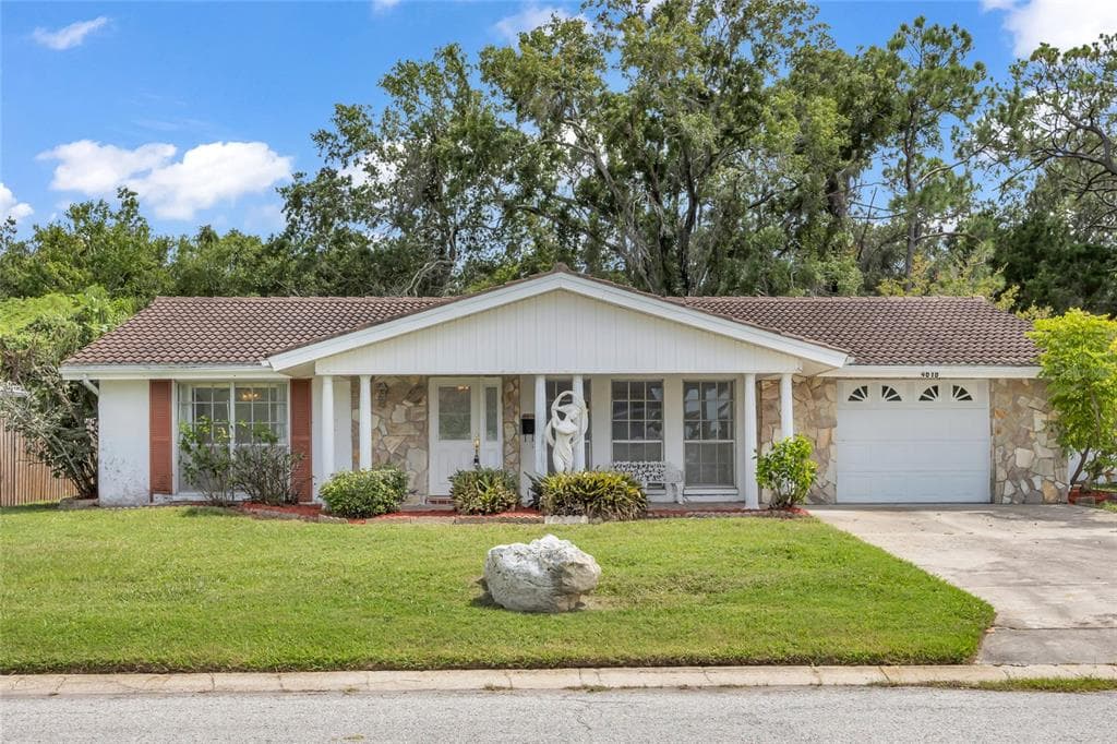 4618 CORNER COURT