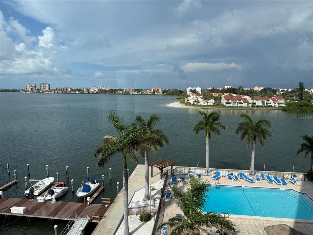 5200 BRITTANY DRIVE S UNIT 609 ST PETERSBURG, FL 33715