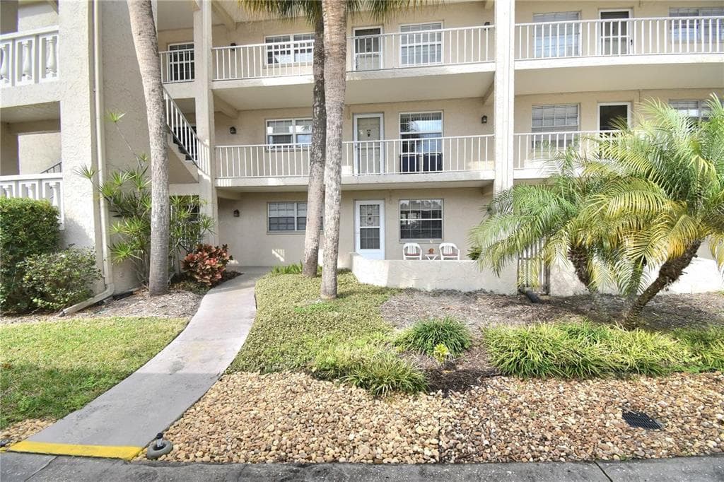 936 VIRGINIA STREET UNIT 102 DUNEDIN, FL 34698