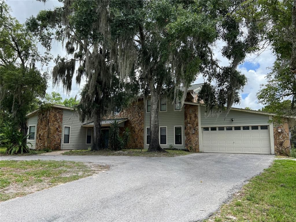 8015 SYCAMORE DRIVE