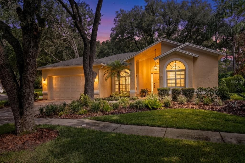 9302 KNIGHTSBRIDGE COURT TAMPA, FL 33647