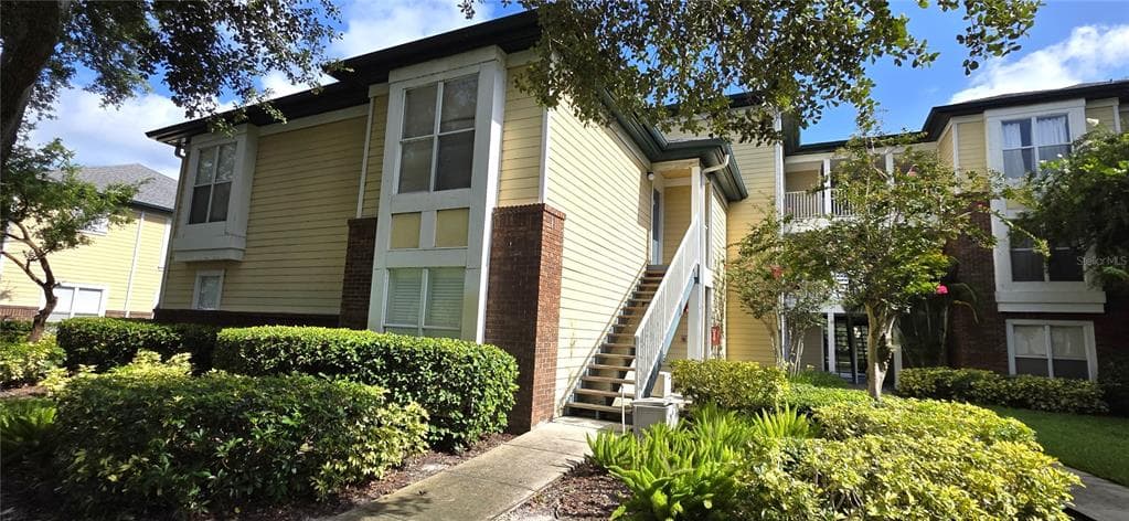 4115 CHATHAM OAK COURT UNIT 210 TAMPA, FL 33624