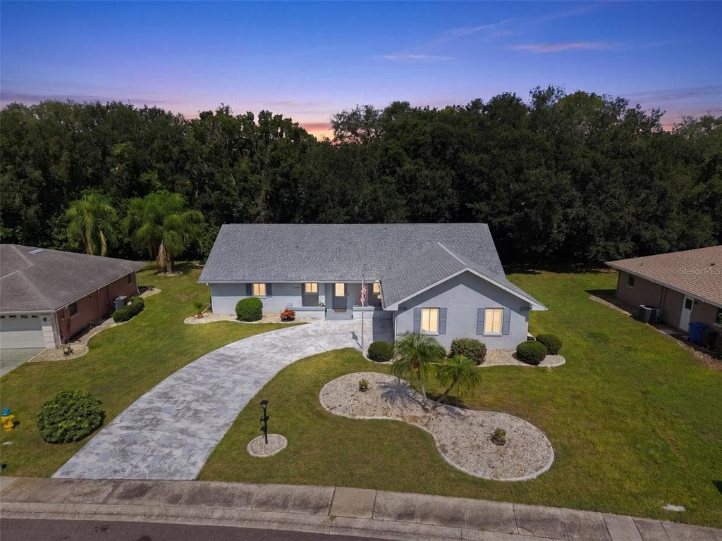 1803 NEW BEDFORD DRIVE SUN CITY CENTER, FL 33573