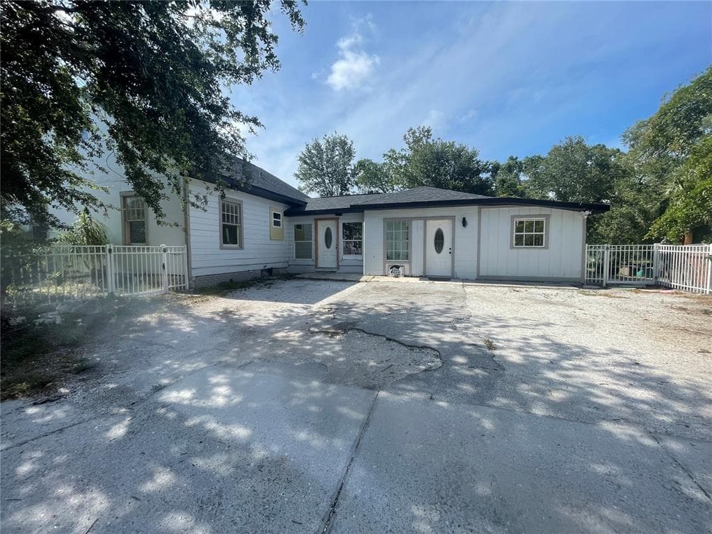1339 13TH STREET W UNIT 1/2 BRADENTON, FL 34205