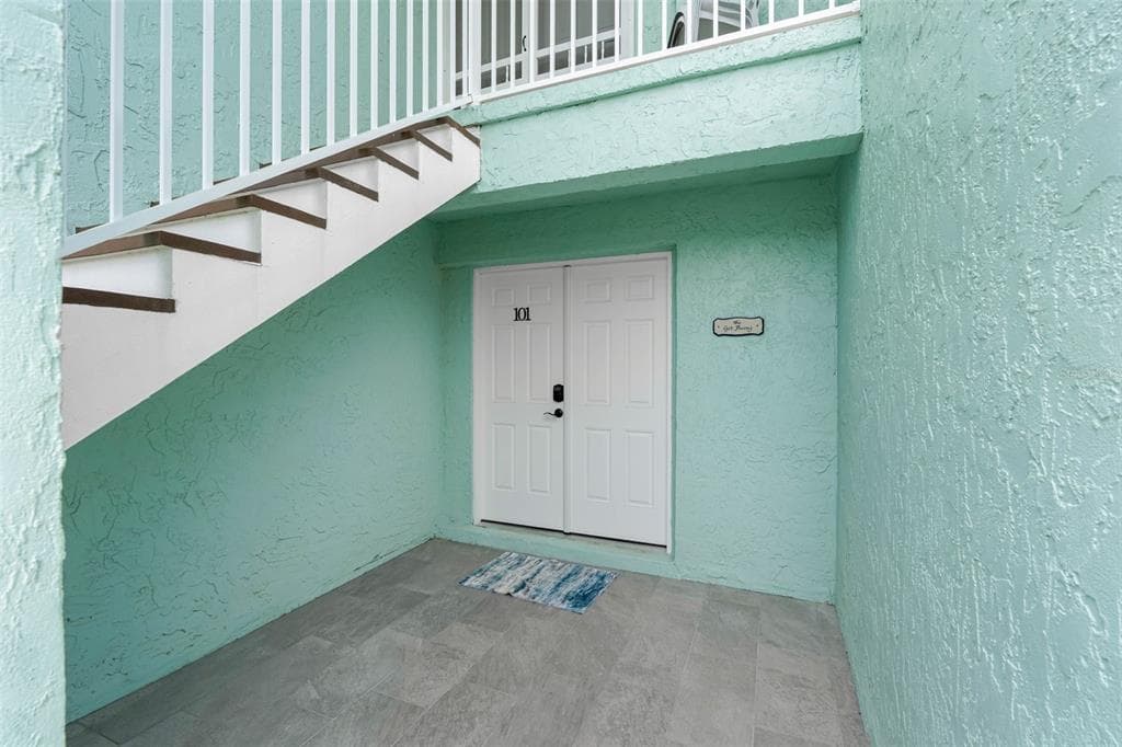 1 WINDRUSH BOULEVARD UNIT 101 INDIAN ROCKS BEACH, FL 33785