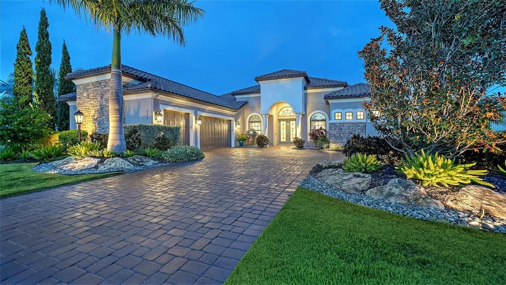 4829 BENITO COURT BRADENTON, FL 34211