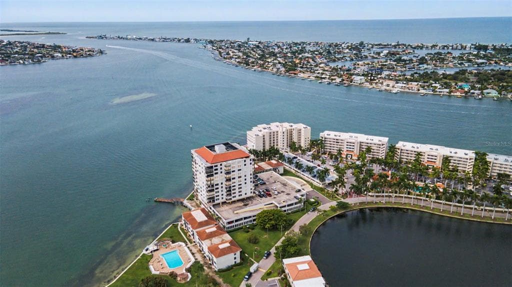6287 BAHIA DEL MAR CIRCLE UNIT 113 ST PETERSBURG, FL 33715