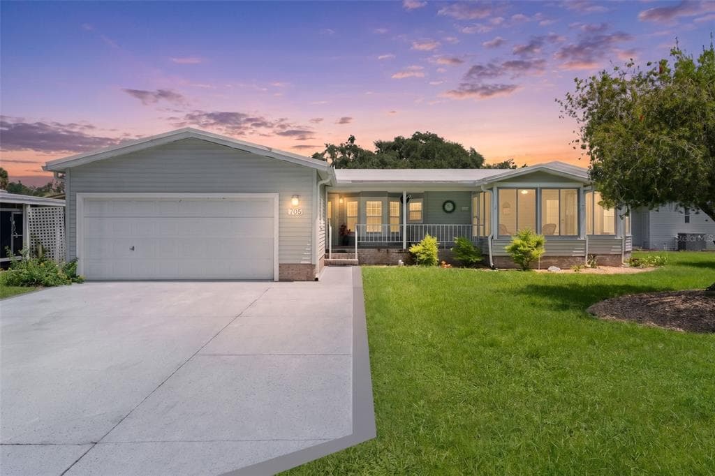 705 OAK BOULEVARD WILDWOOD, FL 34785