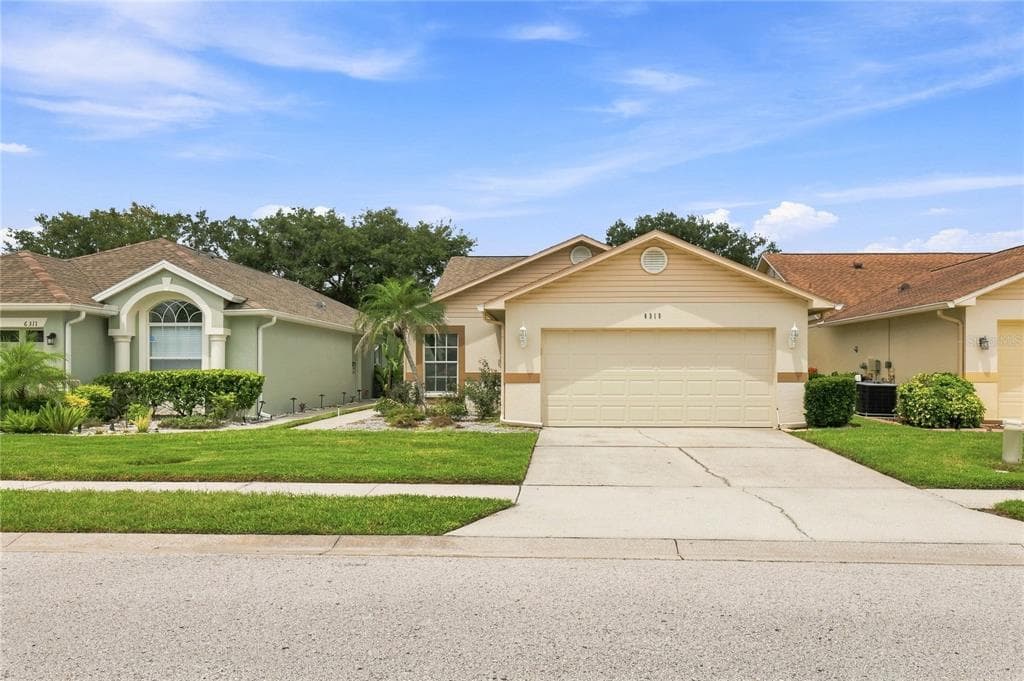 6315 GENTLE BEN CIRCLE WESLEY CHAPEL, FL 33544