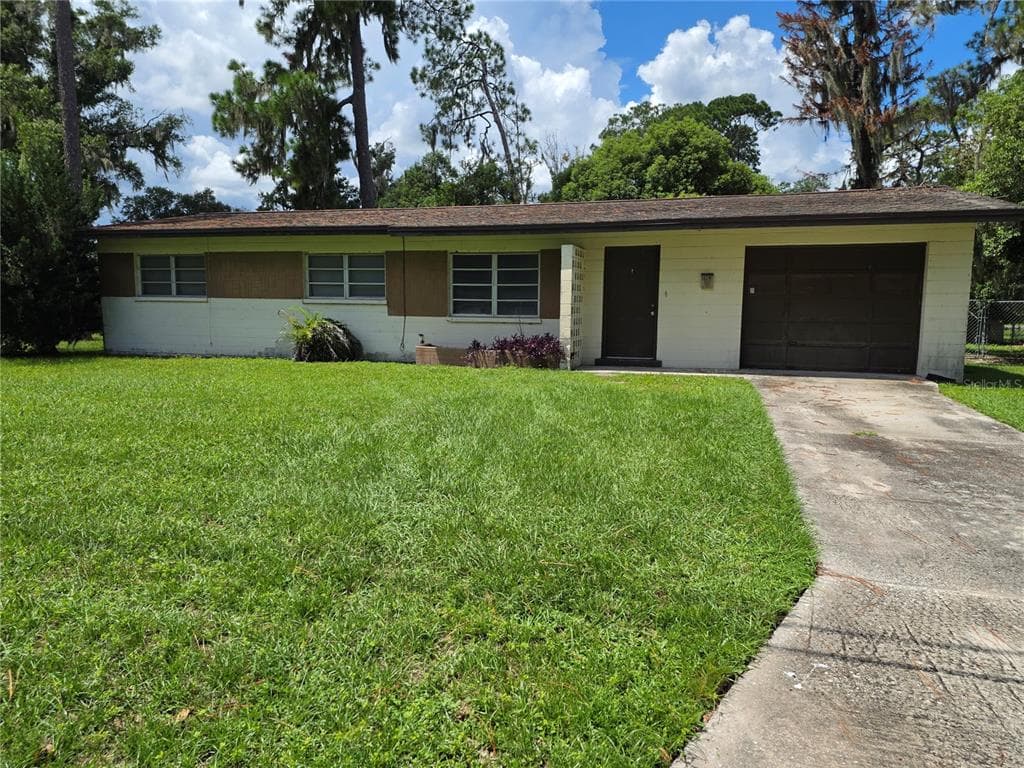 1103 N CRYSTAL TERRACE PLANT CITY, FL 33563