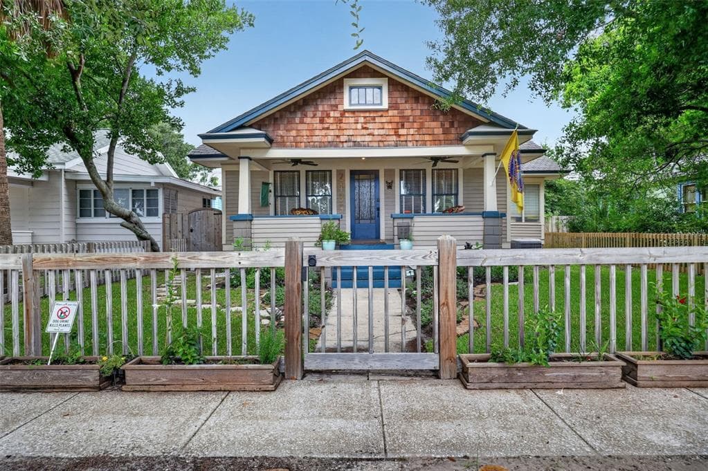 2435 4TH AVENUE N ST PETERSBURG, FL 33713