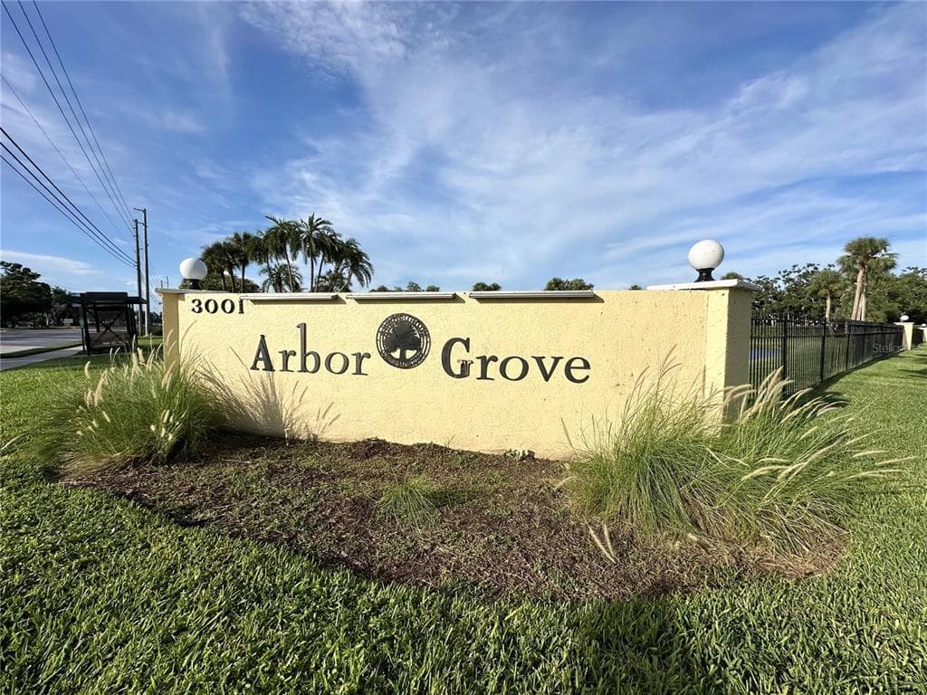 3001 58TH AVENUE S UNIT 609 ST PETERSBURG, FL 33712