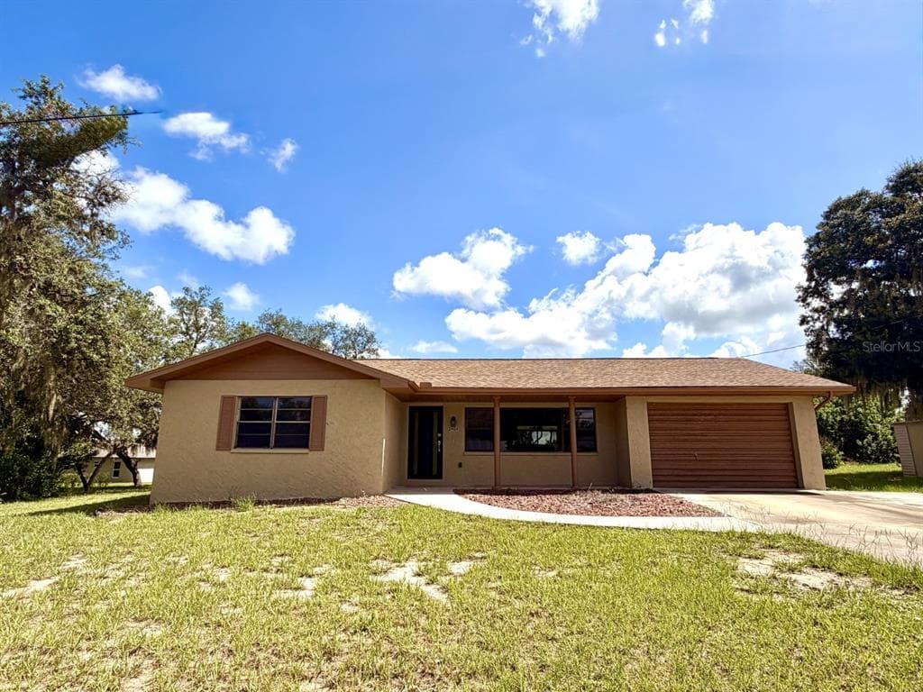 2404 N COCHRANE ROAD AVON PARK, FL 33825