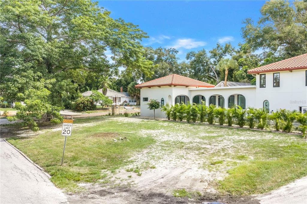 1949 5TH STREET N