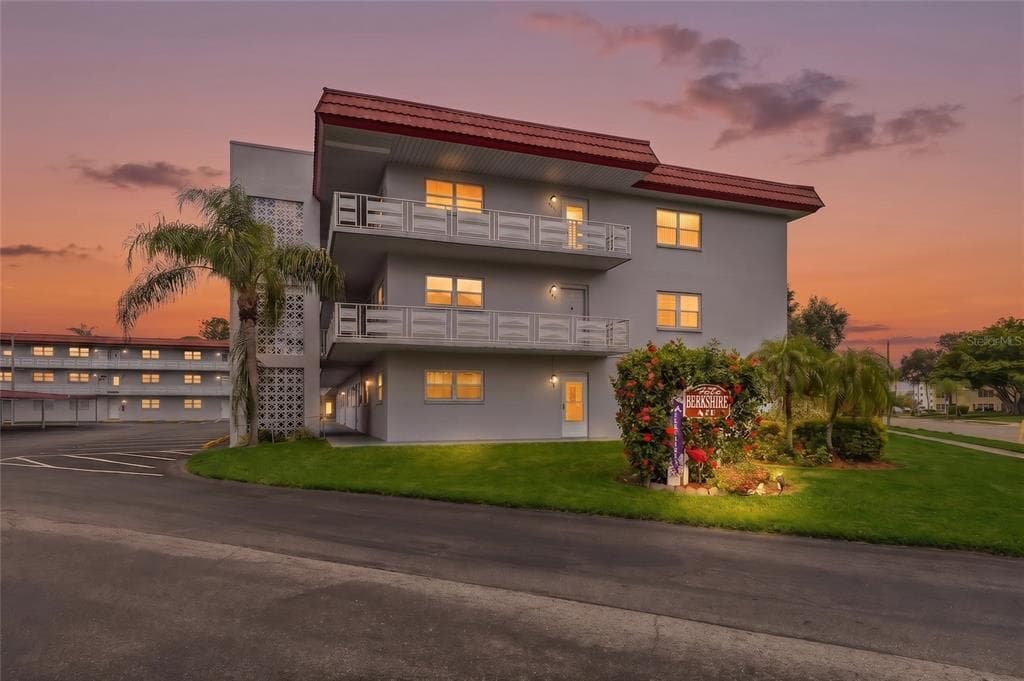 5660 80TH STREET N UNIT A-208 ST PETERSBURG, FL 33709