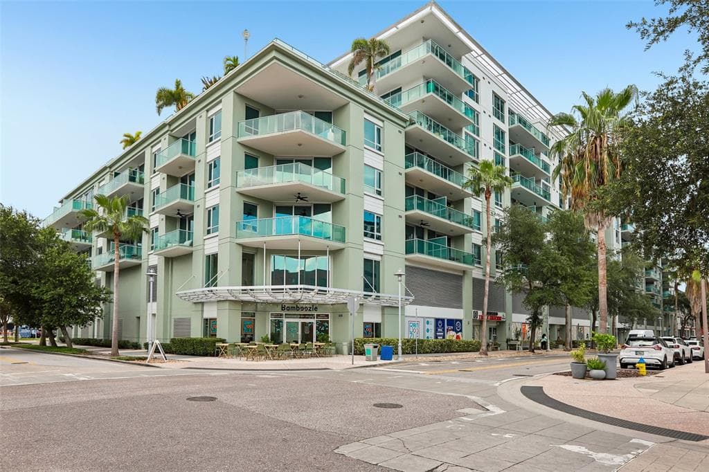 111 N 12TH STREET UNIT 1813