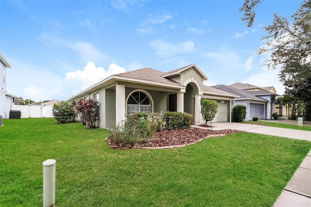 12755 STANDBRIDGE DRIVE RIVERVIEW, FL 33579