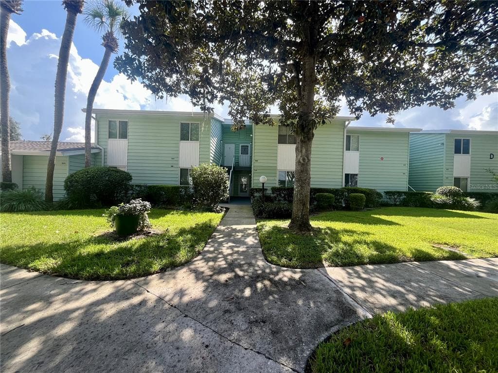 568 MIDWAY DRIVE UNIT B OCALA, FL 34472
