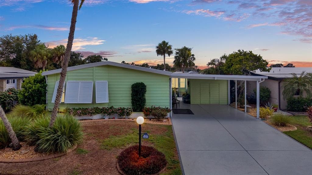 8479 IMPERIAL CIRCLE PALMETTO, FL 34221