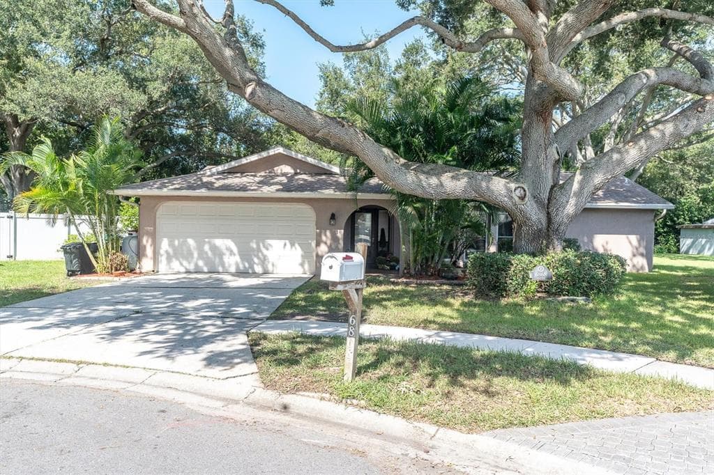 6868 122ND WAY SEMINOLE, FL 33772