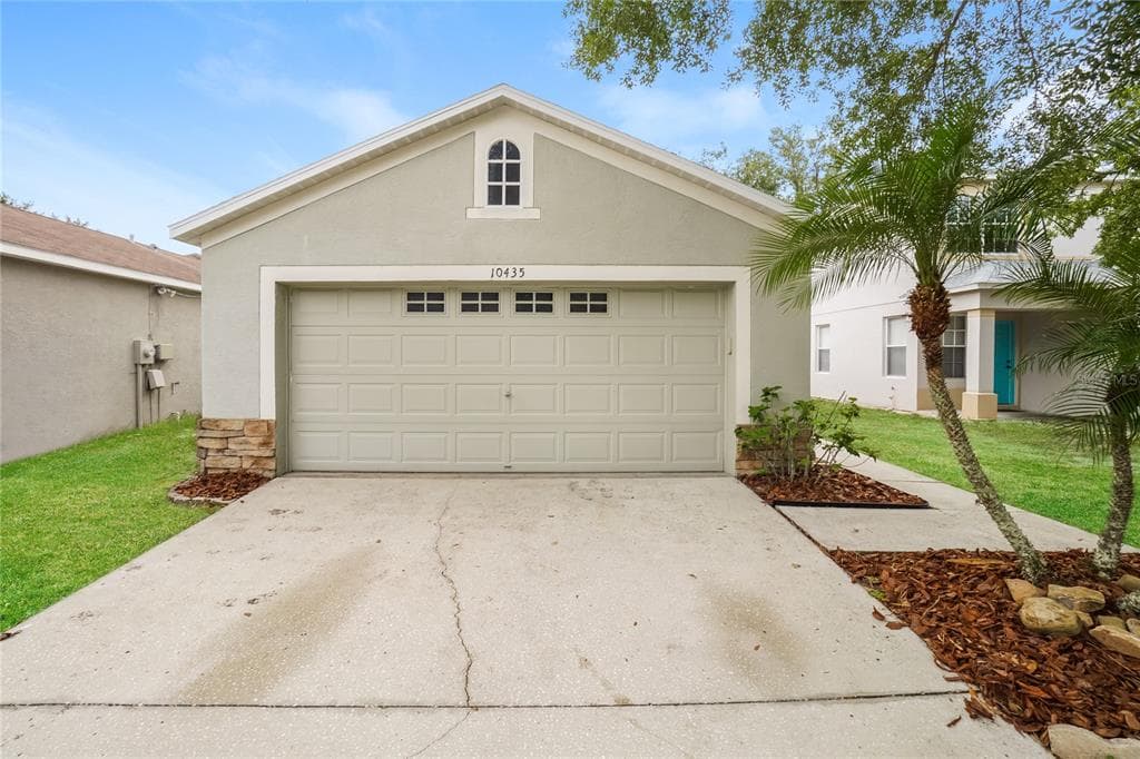 10435 BLACKMORE DRIVE TAMPA, FL 33647
