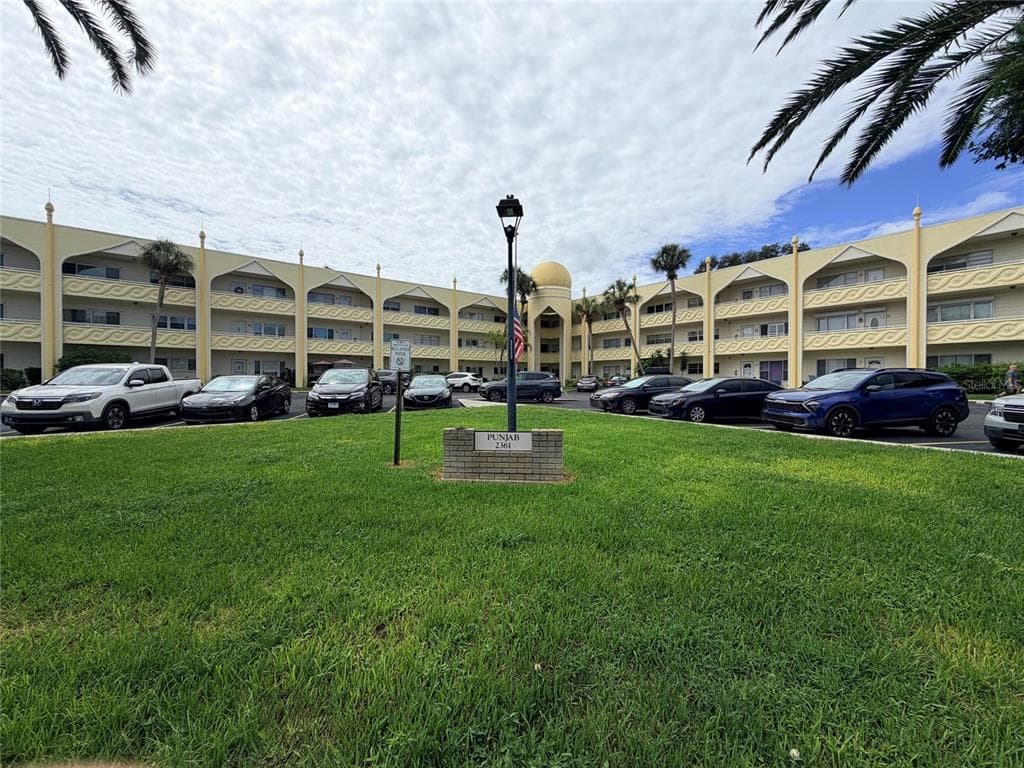2361 ECUADORIAN WAY UNIT 17 CLEARWATER, FL 33763