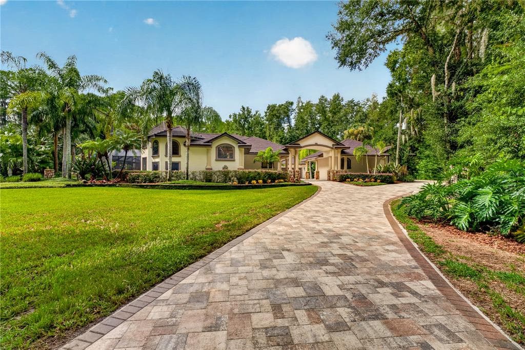21732 SHAMU DRIVE LAND O LAKES, FL 34639