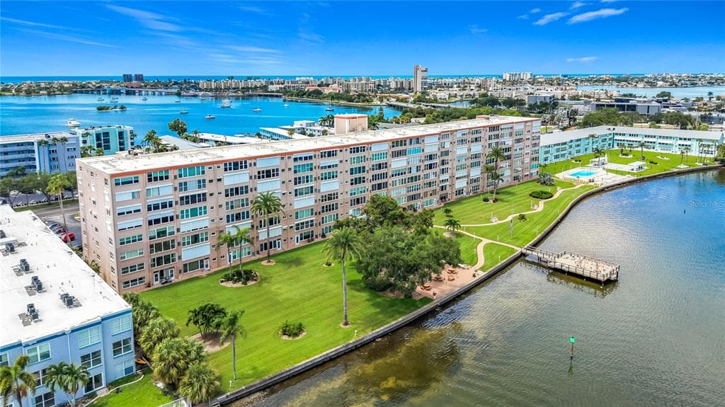 1847 SHORE DRIVE S UNIT 805 SOUTH PASADENA, FL 33707