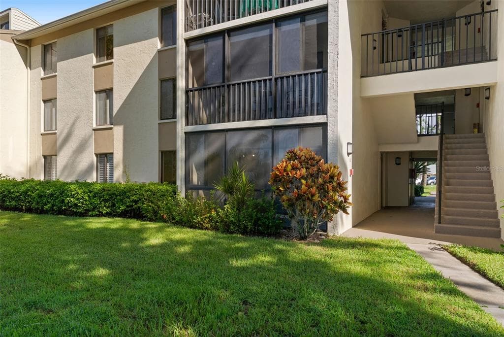 1423 PINE GLEN LANE UNIT C1 TARPON SPRINGS, FL 34688