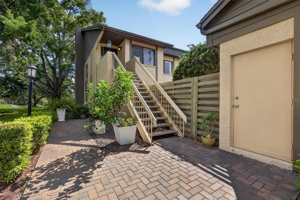 3167 LANDMARK DRIVE UNIT 821 CLEARWATER, FL 33761