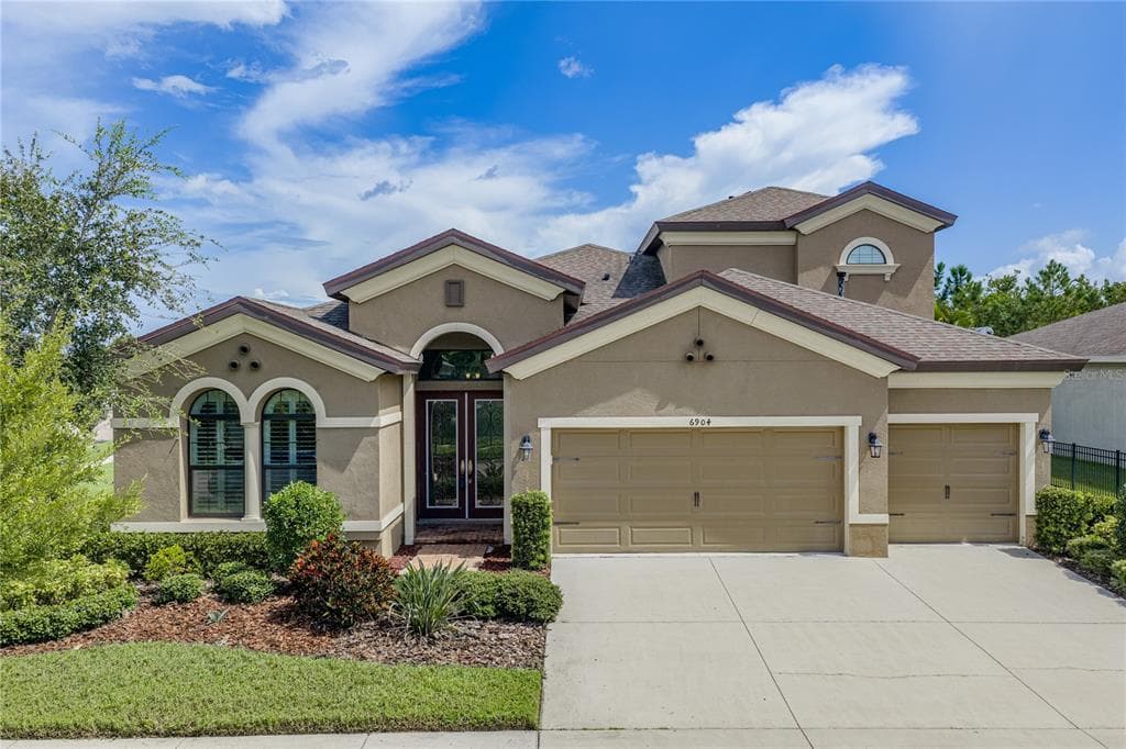 6904 EBB TIDE AVENUE APOLLO BEACH, FL 33572