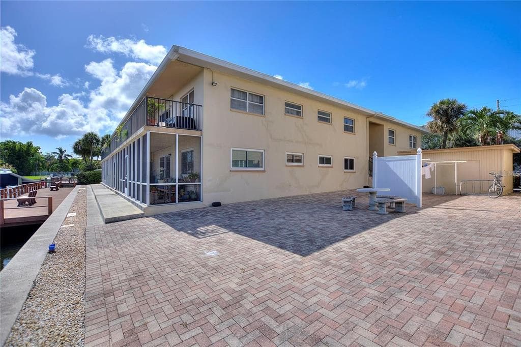 3753 46TH AVENUE S UNIT 10 ST PETERSBURG, FL 33711
