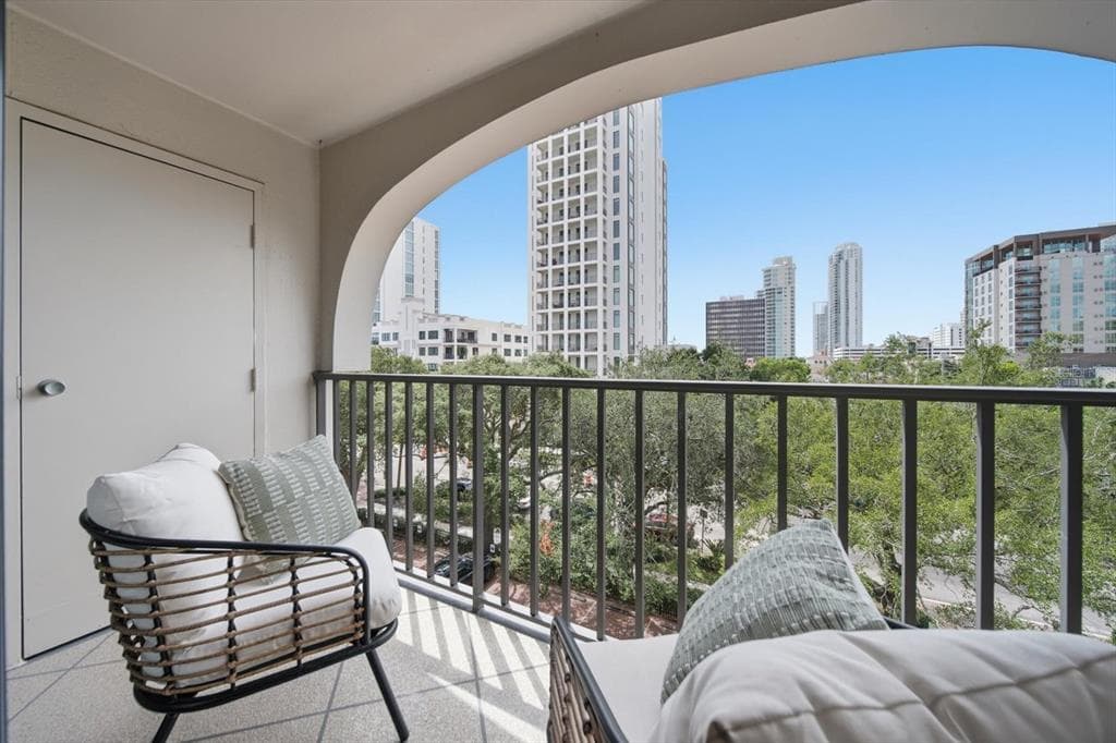 105 4TH AVENUE NE UNIT 529 ST PETERSBURG, FL 33701