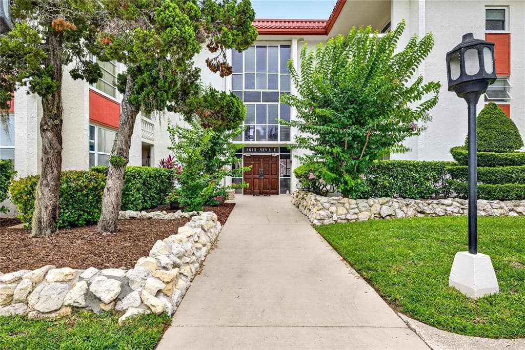 2623 SEVILLE BOULEVARD UNIT 207
