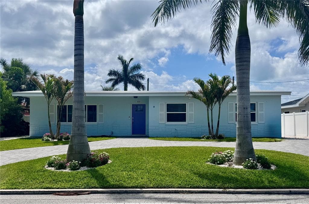 2215 W VINA DEL MAR BOULEVARD ST PETE BEACH, FL 33706