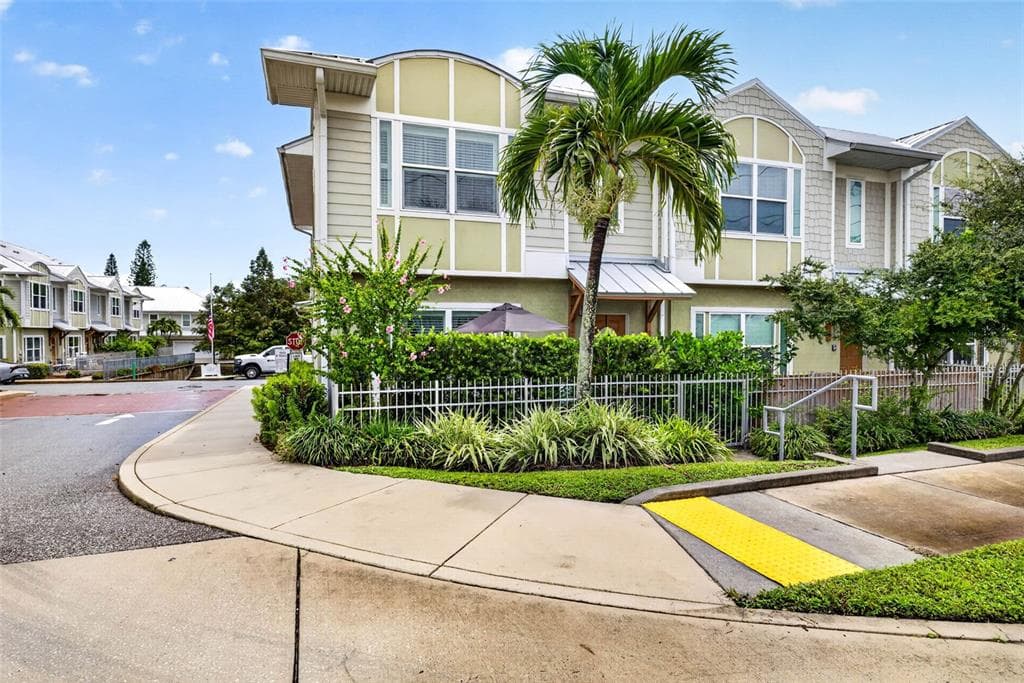 119 N BETTY LANE CLEARWATER, FL 33755
