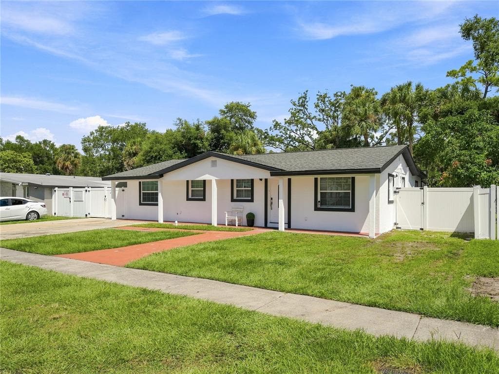 6529 LA MESA CIRCLE TAMPA, FL 33634