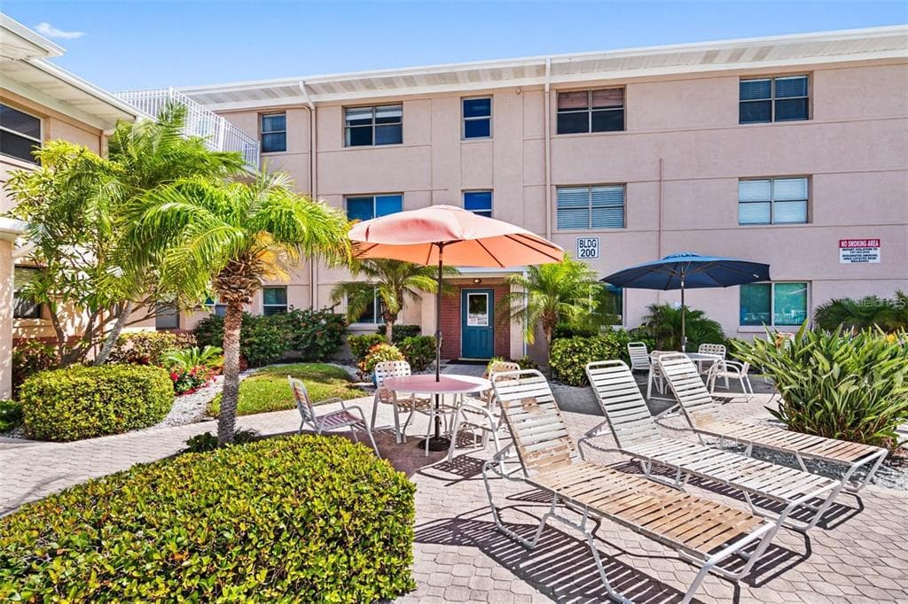 6700 SUNSET WAY UNIT 406 ST PETE BEACH, FL 33706